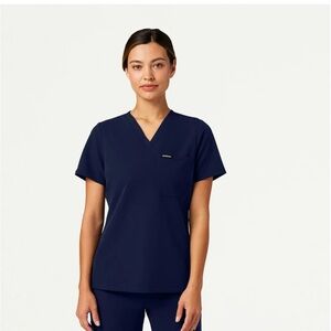 Jaanuu Rhena Slim Essential 1-Pocket Scrub Top size xs